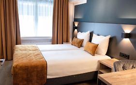 Hotel et le Cafe de Paris